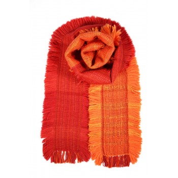 Bufanda de lana hecha a mano en telar