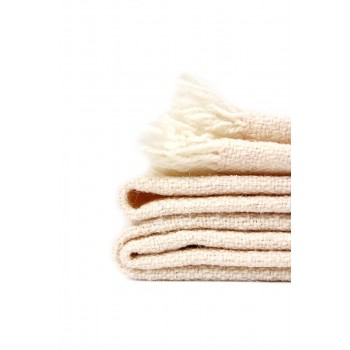 Couverture en laine mérinos et d`alpacas tissé à la main sur un métier à tisser.